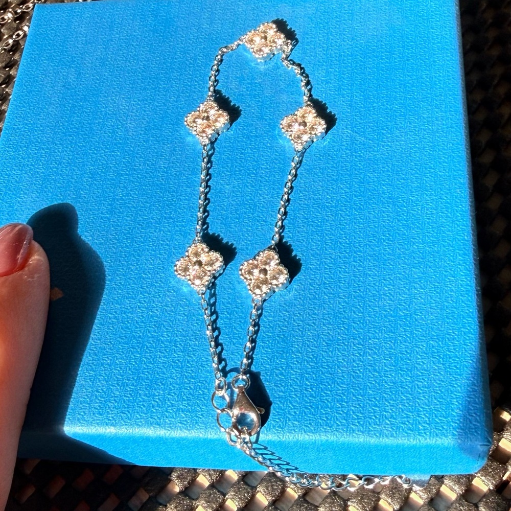 Moissanite clover bracelet